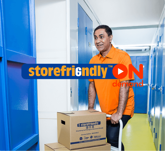 StoreFriendlyOnDemand@2x man packing storage unit